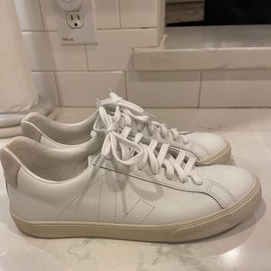 Veja Size 8 (European 39) Sneakers